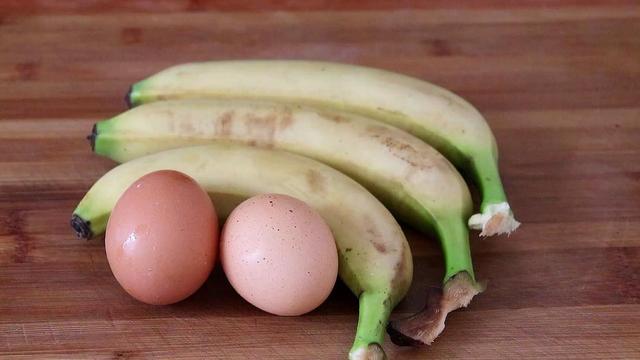 香蕉能和面蒸在一起吃吗（香蕉不要直接吃了）(1)