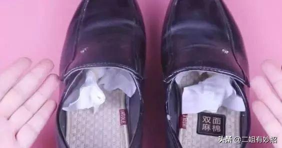 鞋臭怎么清理才能去除异味（鞋子发臭怎么办）(2)