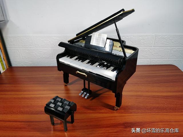 乐高老式钢琴（试玩会自动演奏的积木钢琴）(1)