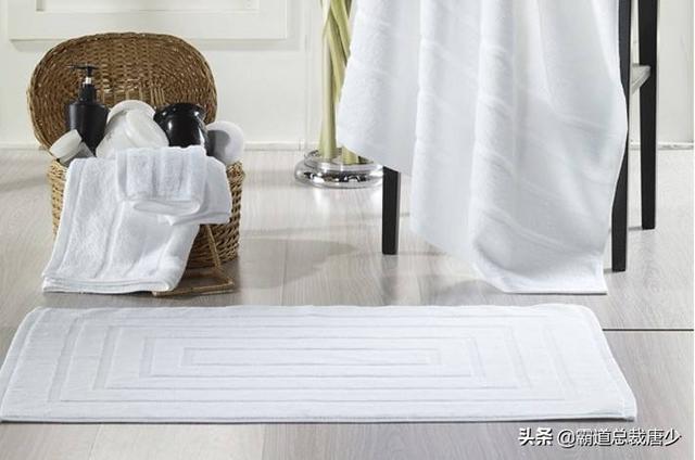 同居床头为什么放卫生纸（女人们在厨房门口放了一条白色地巾）(1)
