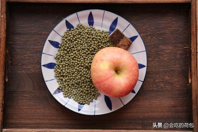 苹果煮绿豆可以吗（40岁的表姐常用苹果煮绿豆）(4)