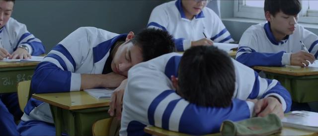学生上课瞌睡老师有什么办法（如何让自己一秒清醒）(2)