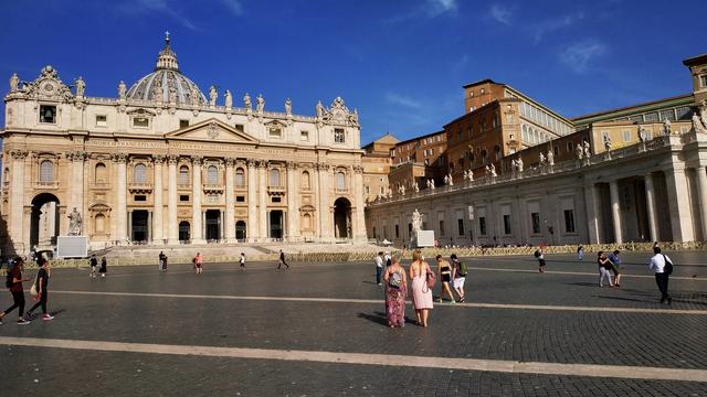世界最小的国家梵蒂冈人口多少（全球领土面积最小）(11)