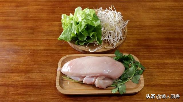 鸡胸肉怎样做才好吃详细教程（鸡胸肉这样做嫩滑好吃）(1)
