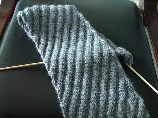 最简单的围巾钩针教程（最时尚的钩针风格5种围巾织法温暖柔和简单易学收藏）(9)