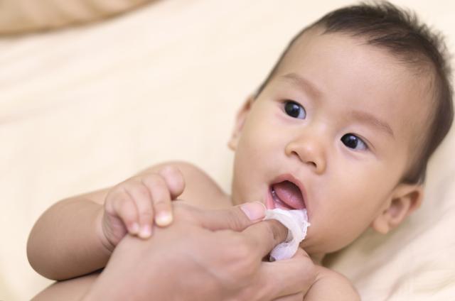 婴儿口腔卫生保健知识（婴儿口腔护理常见误区汇总）