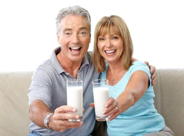 老年人喝牛奶哪个时候最好（中老年人喝牛奶）(5)