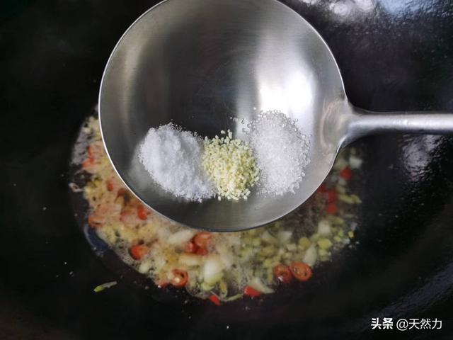 猪血韭菜怎么炒又嫩又好吃（韭菜炒猪血的正确做法）(16)