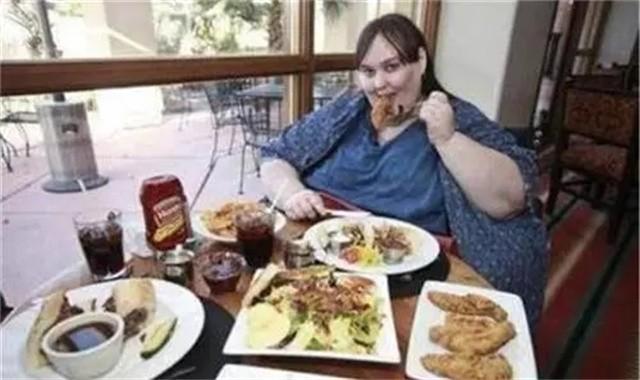 世界最胖男孩体重400斤（体重达1450斤的超大美女）(18)