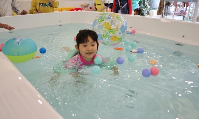 分享下婴儿游泳馆开店经验（亲子游泳馆开店流程）(2)