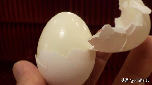 水煮鸡蛋一般煮几分钟冷水下锅（煮鸡蛋开水凉水下锅都不对）(2)
