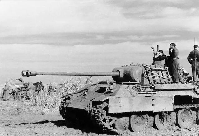 德国二战三型坦克（二战中德国为何不仿造苏联的T-34坦克）(8)