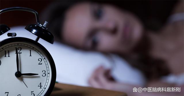 经常失眠睡不着记住这3个天然方法（八大失眠因素八种不同原因）