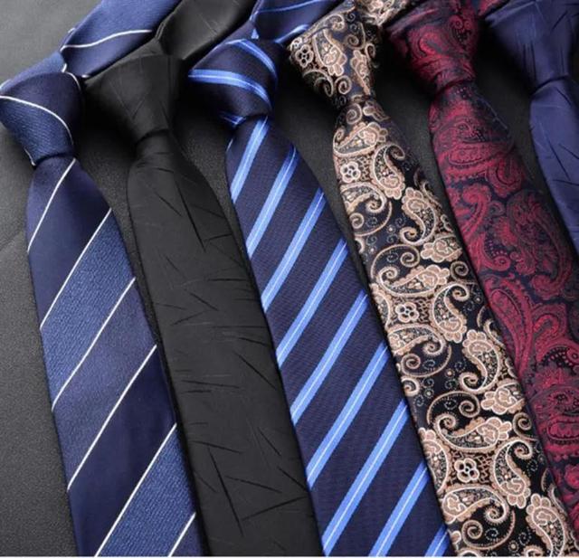 为什么穿西装要打领带（穿西装打领带的礼仪）(3)