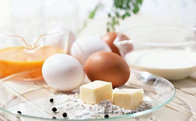 早晨空腹吃鸡蛋喝牛奶好吗（空腹能喝牛奶吃鸡蛋吗）(6)