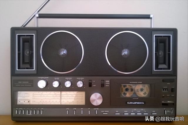 根德收音机经典型号（根德RR3000这是一款非常独特的收录机音响）(2)