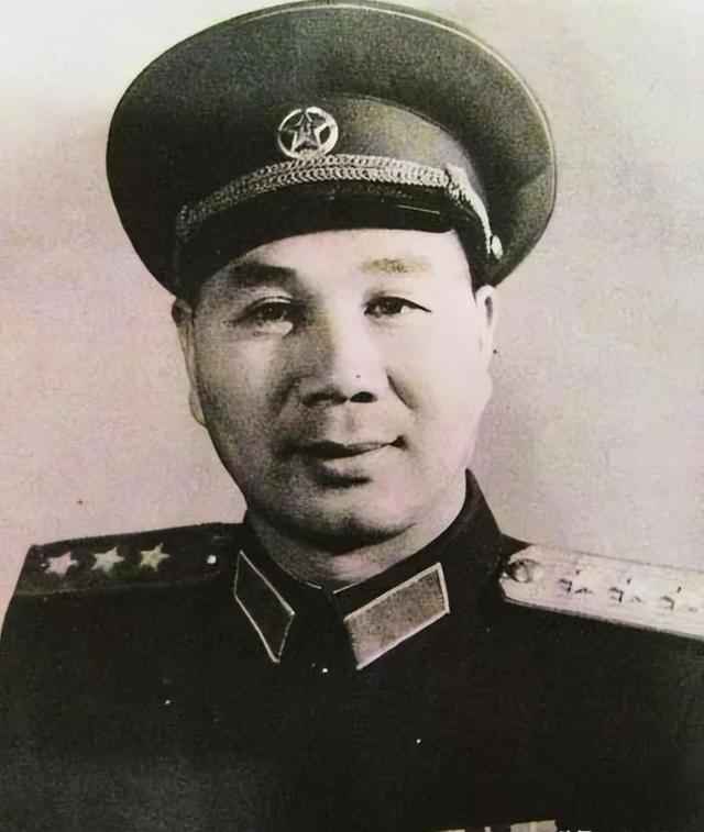 1966年杨成武汇报部队建设，毛主席突然插话说 曾国藩杀人很厉害（1966年杨成武汇报部队建设）(1)