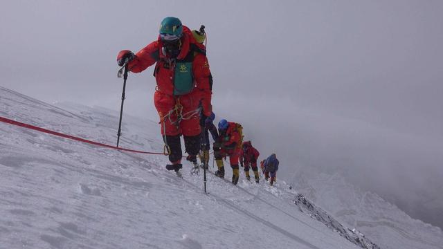 用影像记录我们登顶珠峰的全过程（坚持41年的刻苦练习）(2)