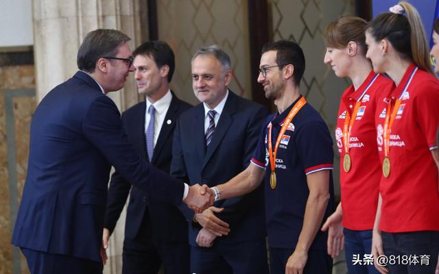 塞尔维亚总统武契奇来华次数（塞尔维亚总统武契奇接见女排:你们拿这么多奖牌我该怎么奖励）(2)