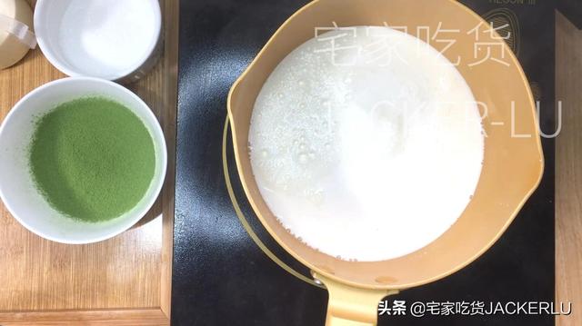 抹茶意式奶冻制作方法（抹茶雪山奶冻入口轻柔嫩滑）(3)