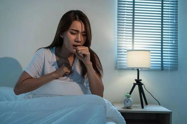 为什么白天不怎么咳嗽晚上咳嗽（白天不咳晚上咳的原因找到了）(2)