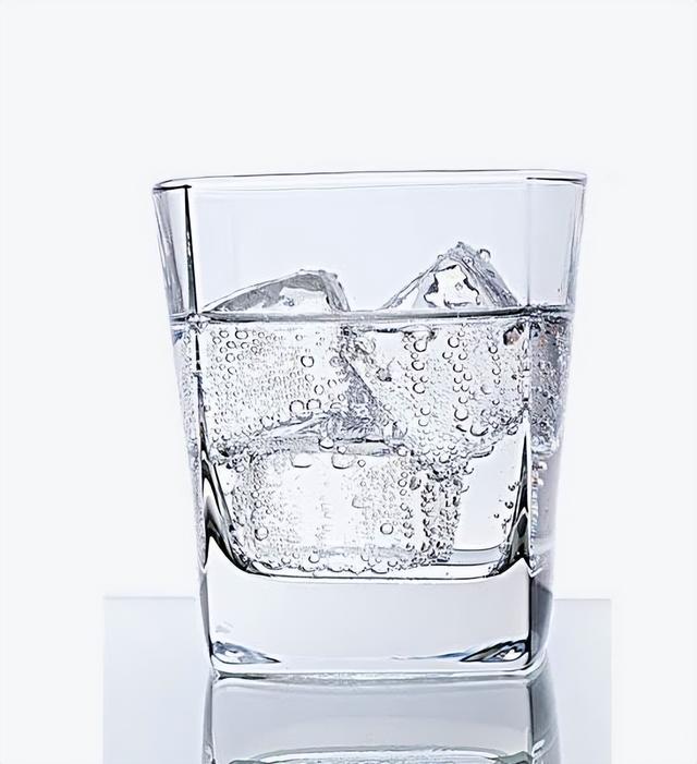 喝几度水最合适（喝什么温度的水最好）