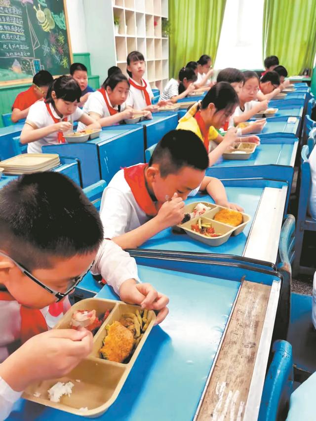 学校食堂为什么不能对外承包（学校食堂终于迎来改革）(7)
