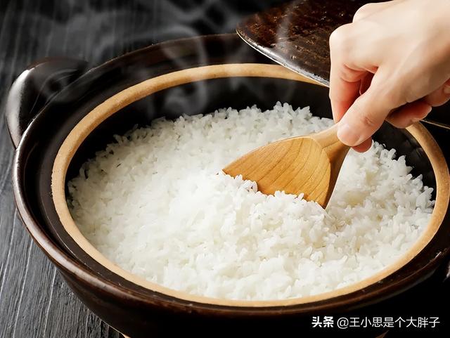 蒸米饭怎么快速检验水和米比例（蒸米饭只添水就错了）(2)