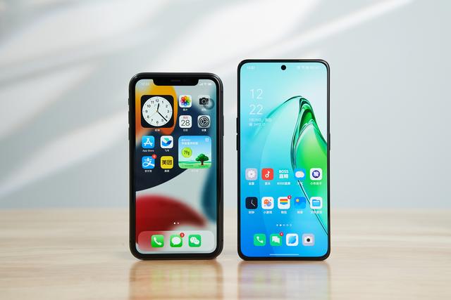 iphone8 plus和reno ace（iPhone11用了快三年换新Reno8超大杯后）
