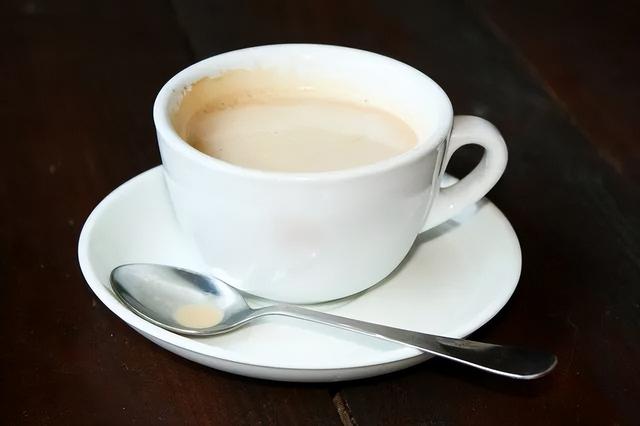 白咖啡跟黑咖啡有什么区别（白咖啡与黑咖啡）