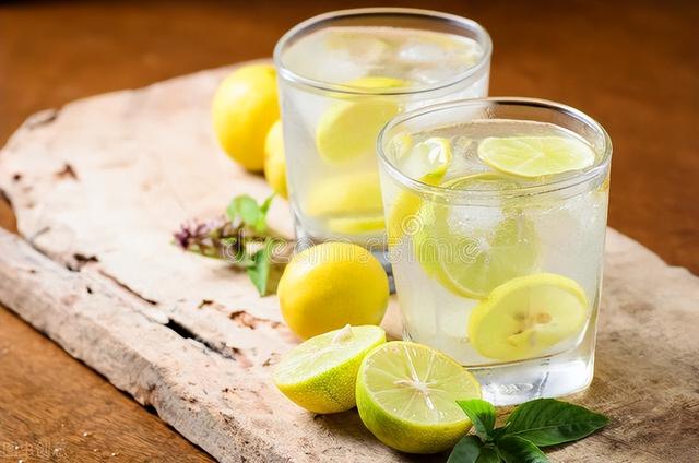 泡柠檬水有助于降尿酸吗（降尿酸最有效的方法是什么）(2)