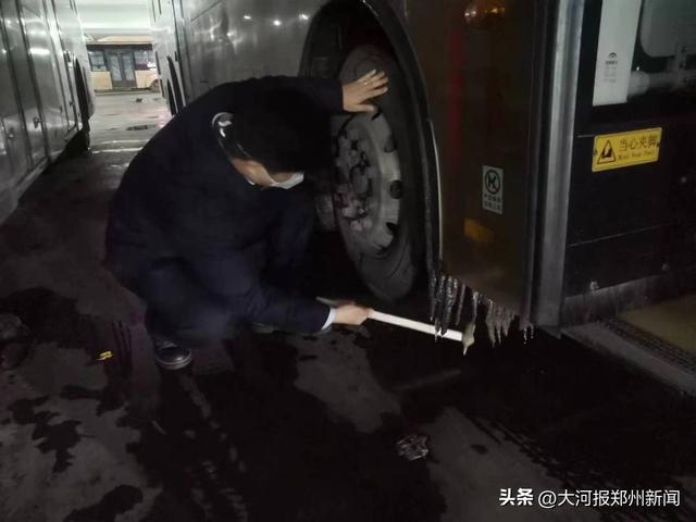 下雪天开车雨刷器的正确使用方法（郑州老司机教你雨刷器的）(2)