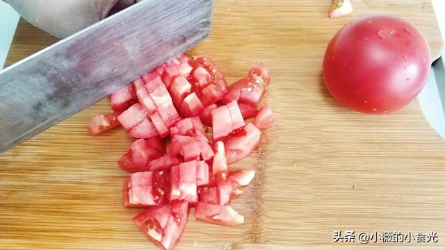 西红柿烧茄子如何做才好吃（酸甜适口的西红柿烧茄子）(7)