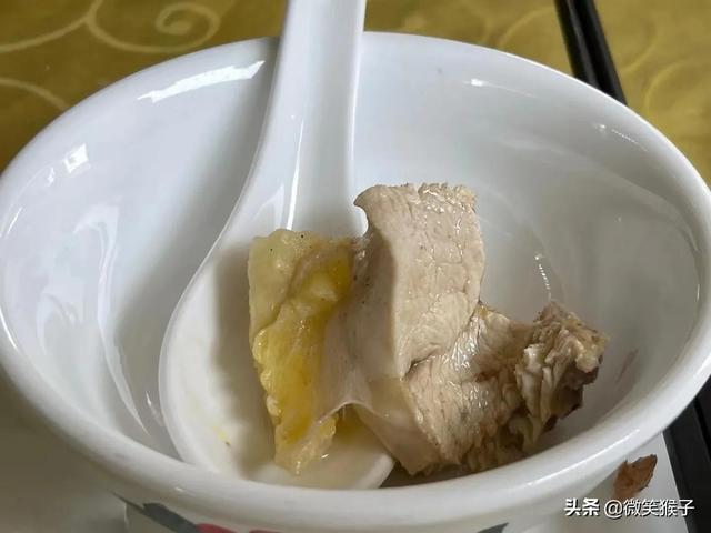 广东五指毛桃煲骨头（广东中山的美味-五指毛桃红枣鸡煲）(5)