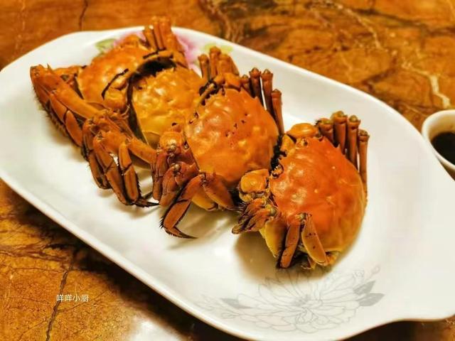 螃蟹最好吃的做法放什么菜（国庆节家宴上的硬核菜）(图1)