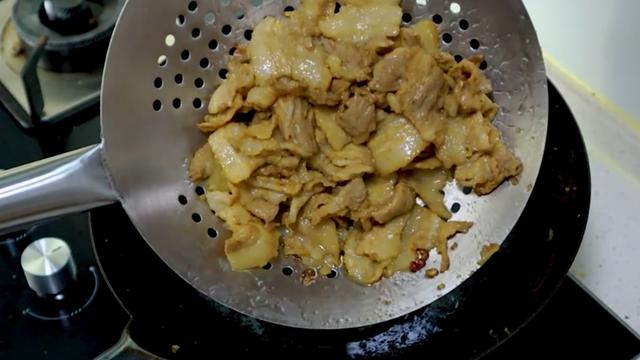 笨椒炒肉的正宗做法（烧椒肉片的家常做法）(5)