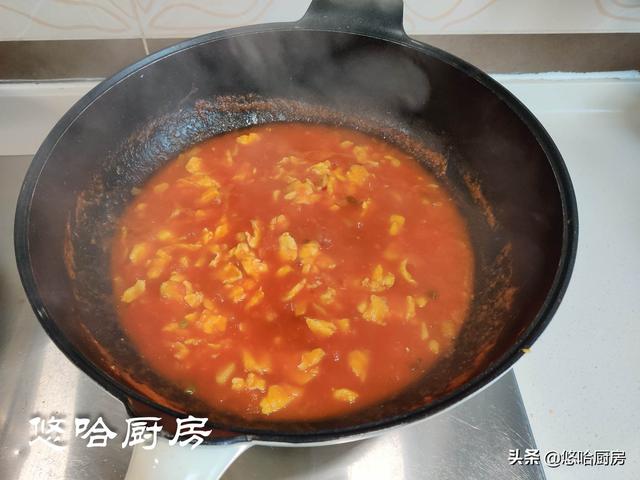 干面条怎么做西红柿鸡蛋面（西红柿鸡蛋面鲜美的汤汁）(10)