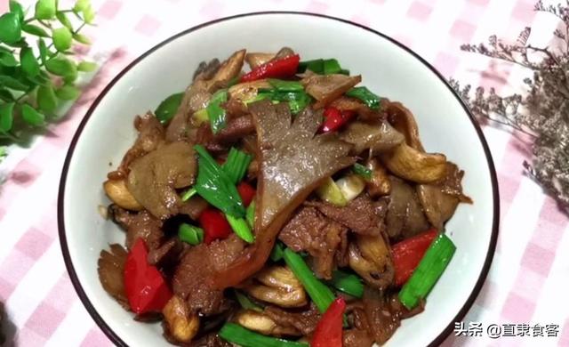 蘑菇炒肉怎么做好吃又简单（蘑菇炒肉想做的好吃）(1)