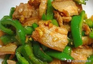 青椒回锅肉的家常做法大全（青椒回锅肉的家常做法）(1)