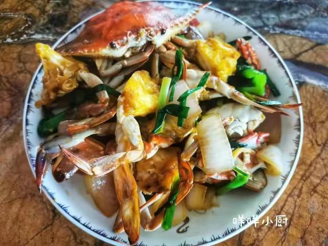 螃蟹最好吃的做法放什么菜（国庆节家宴上的硬核菜）(图4)