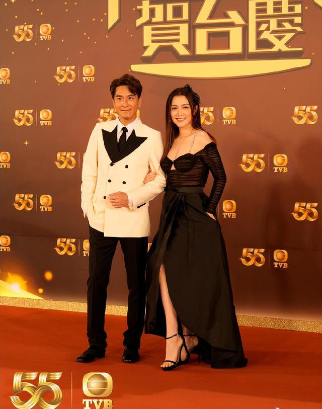 tvb55周年台庆艺人红毯（TVB台庆红毯女星露背露腿）(10)