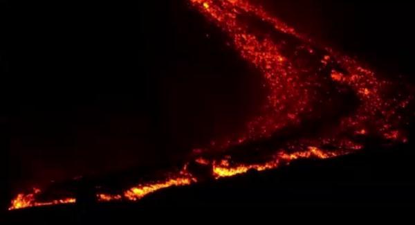 意大利埃特纳火山15次喷发（意大利埃特纳火山再次喷发）(1)