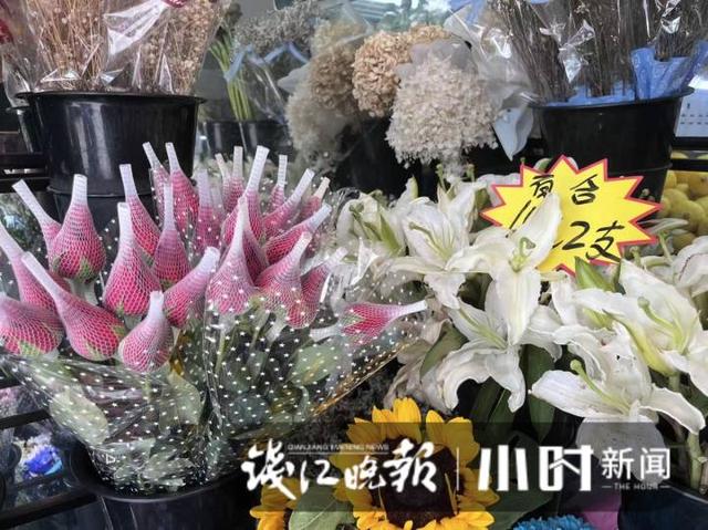 今年七夕情人节鲜花卖得怎么样（玫瑰不香了荷花占C位）(14)