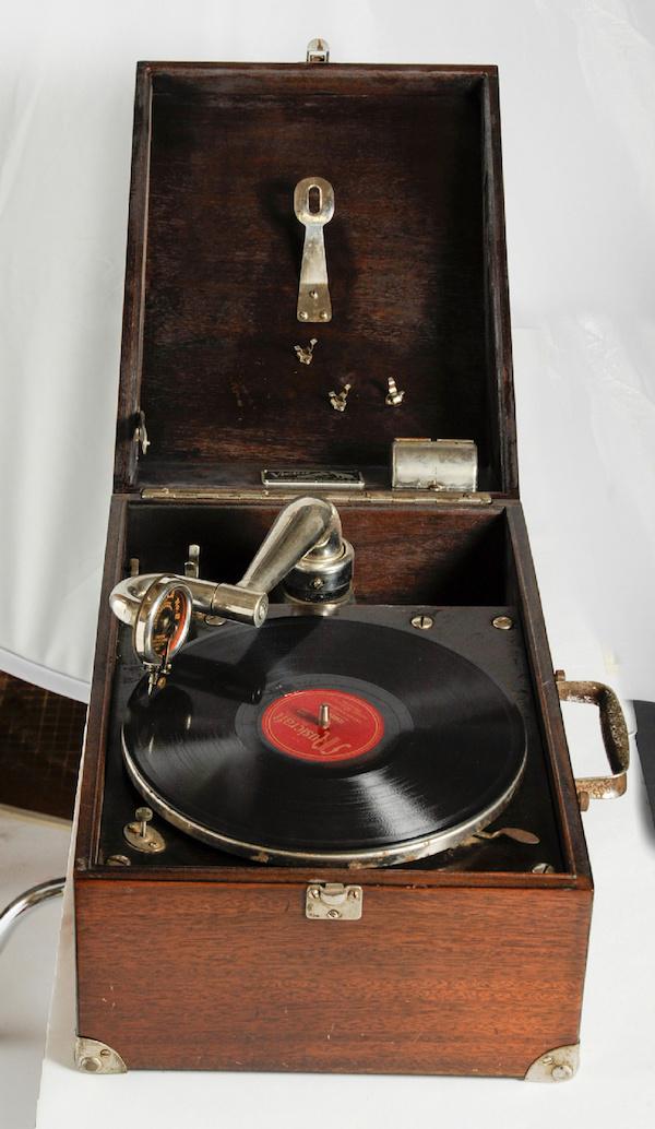 爱迪生早期发明留声机的原理（谁改变了你听音乐的方式）(14)